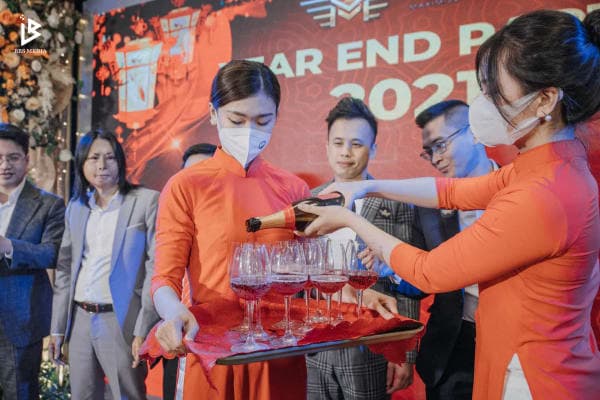 Year End Party / Tổng kết