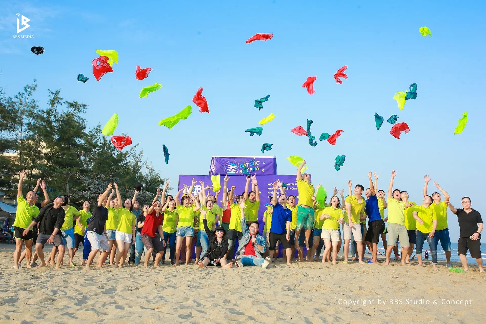 Team Building / Hoạt động ngoài trời